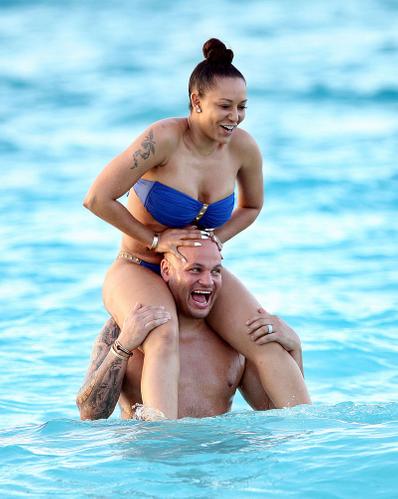 Mel B Thrills Onlookers At The Beach With A Peek At Her Toned Booty