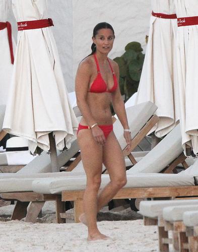 Red Hot Pippa Middleton Flaunts Fit Figure In Sexy Bikini Her