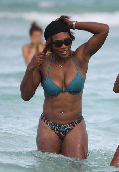 Dat A Serena Williams Bares Big Beautiful Booty On The Beach In Miami