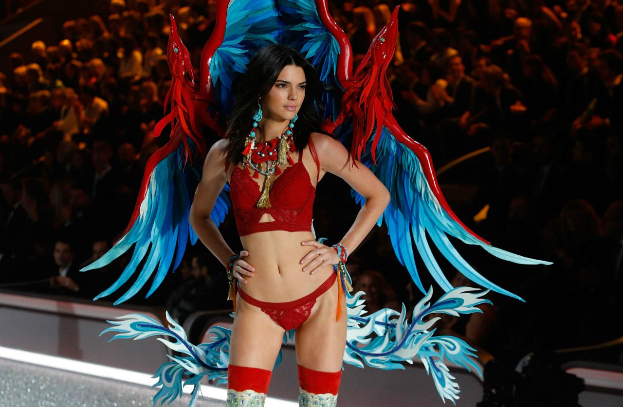 The Most Naked Kendall Jenner Instagram Photos You Have To See