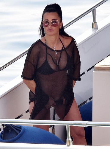 Tmi Kyle Richards Lets It All Hang Out In Itsy Bitsy Bikini On Italian