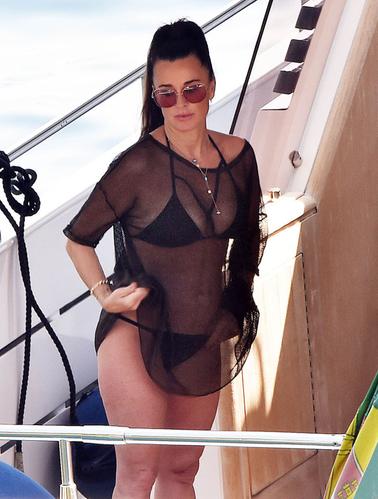 Tmi Kyle Richards Lets It All Hang Out In Itsy Bitsy Bikini On Italian