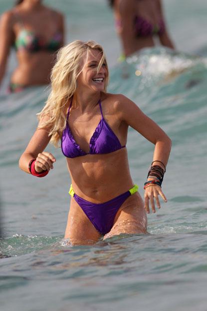 PHOTOS Bikini Babe Julianne Hough Smooches Her Costar