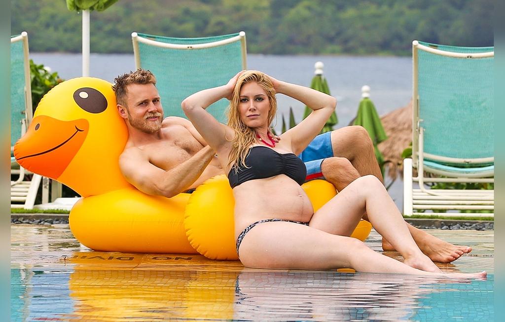 Pregnant Heidi Montag Poses In Bikini While In Pool With Spencer Pratt