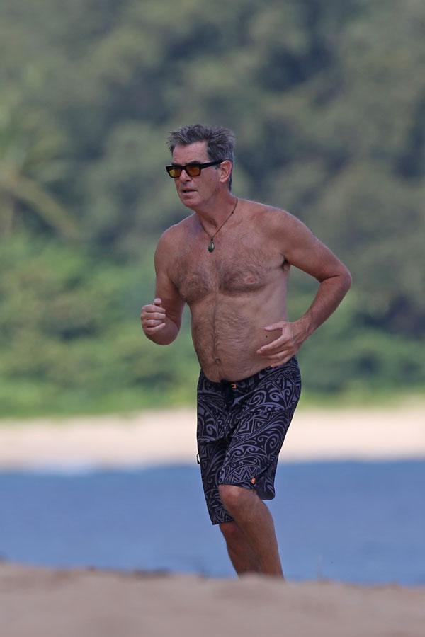 Man Of Steel Shirtless Pierce Brosnan Flaunts Sexy Snorkeling Bod