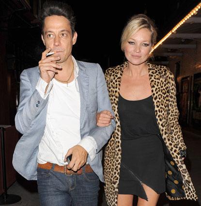 Kate Moss Marries Kills Guitarist Jamie Hince In Secret Wedding