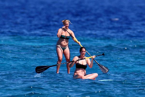 Life S A Beach Amy Schumer S Bikini Vacation In Hawaii Splashy