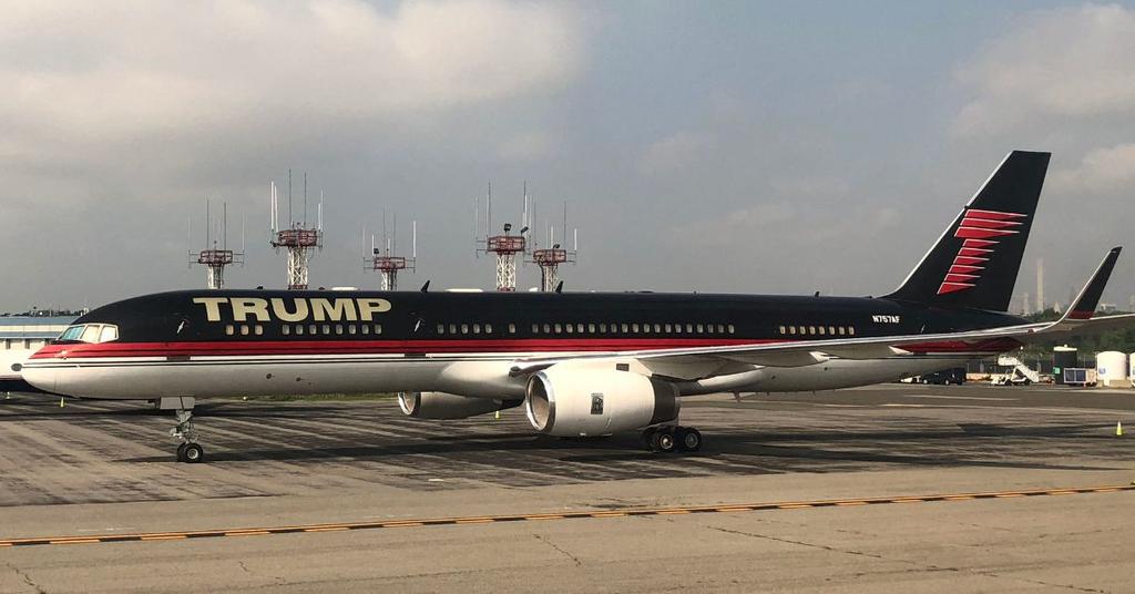 Donald Trump S Gold Plated Private Jet Clips Another Plane On Runway