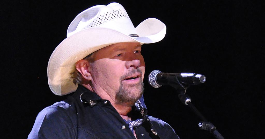 Toby Keith S Desperate Fight For Life After Cancer Diagnosis