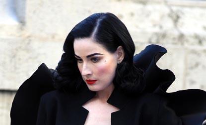 //dita_von_teese__sg_