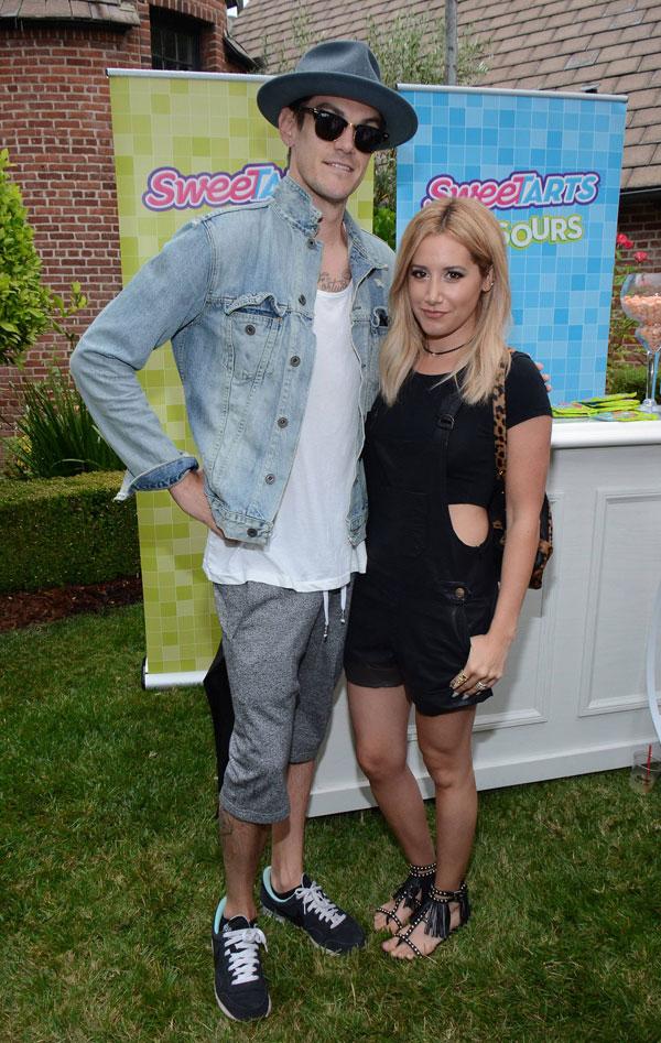 bella thorne justjared sweetarts party summer