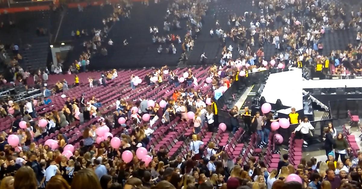 exclusive ariana grande facing death threats from isis for planning return to uk city where gig was bombed