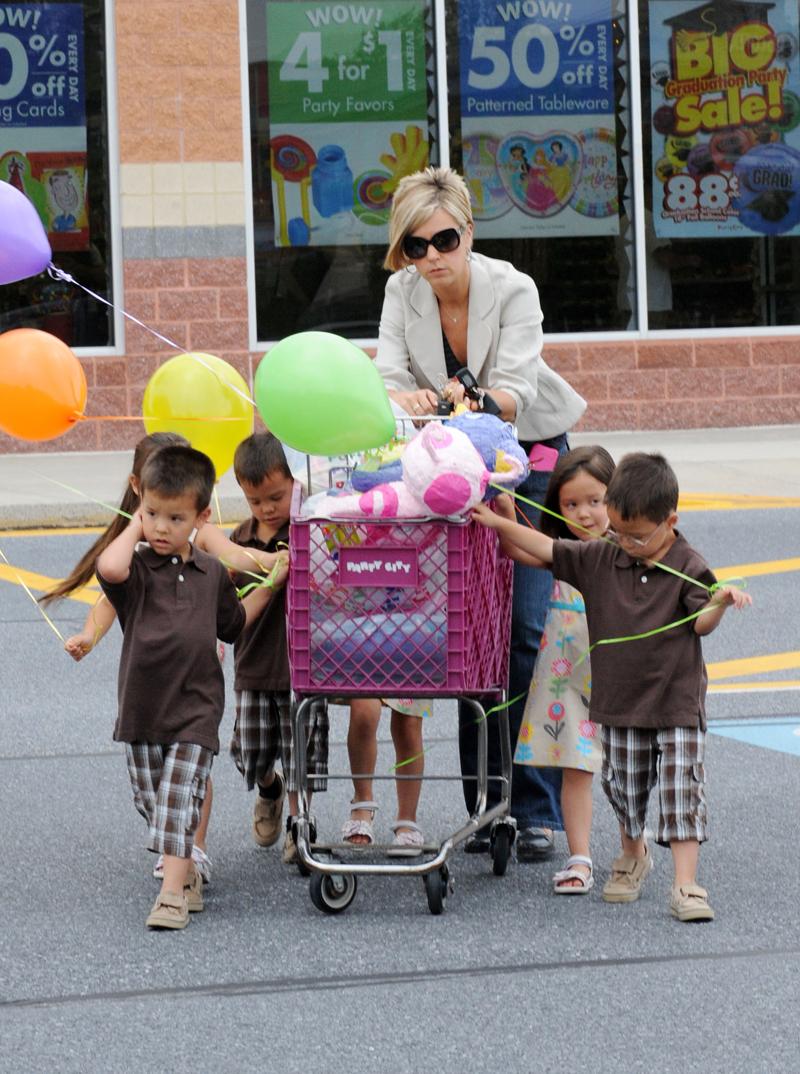 Kate Gosselin Cashes In On Kids