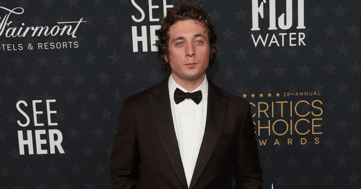 jeremy allen white ex addison timlin asks fordivorce records to be sealed