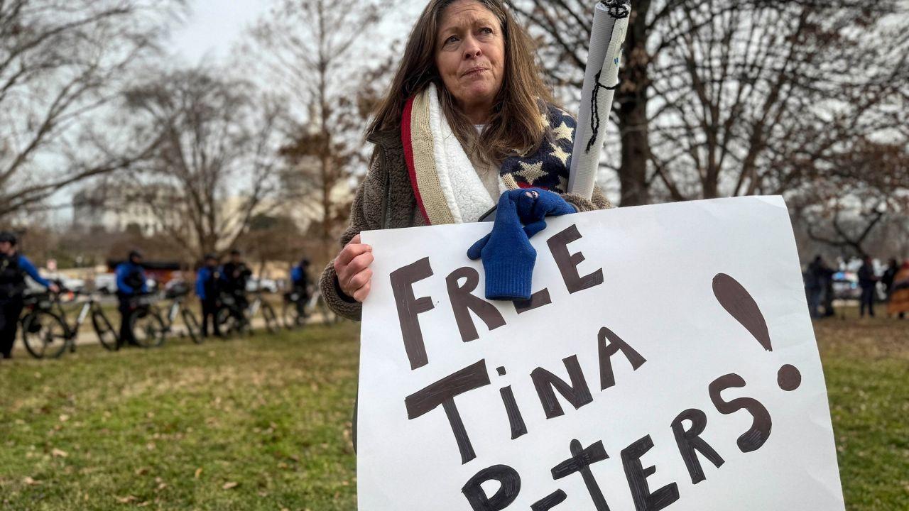 A photo of a Tina Peters supporter
