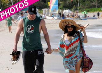 //jenna dewan channing tatum beach post