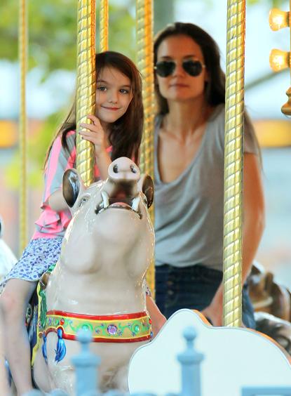 //tom cruise katie holmes suri carousel