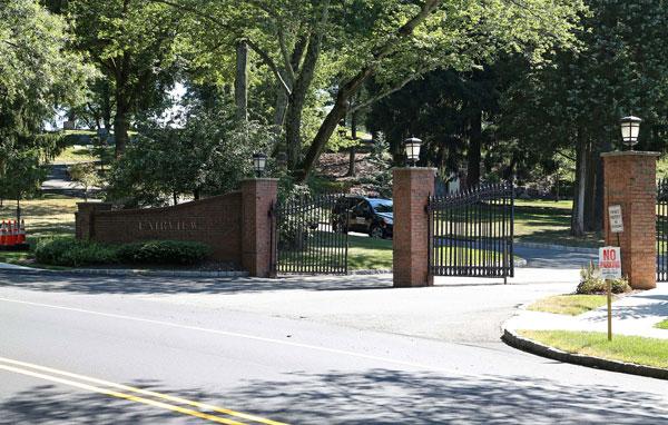 Cissy Houston Says Goodbye To Pat Houston, Heads To NJ For Burial Of Bobbi Kristina