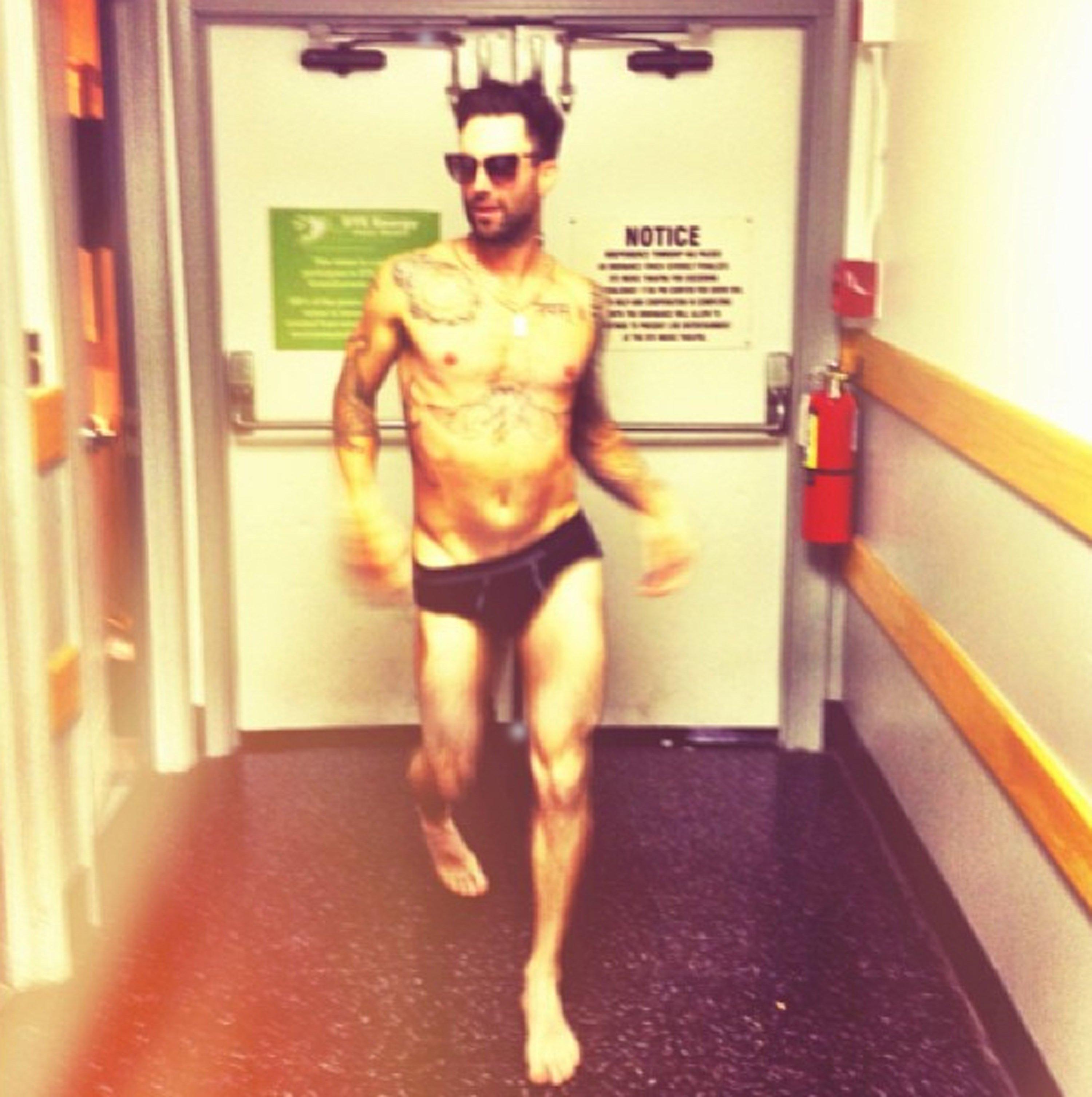 //xposure_adam_levine__