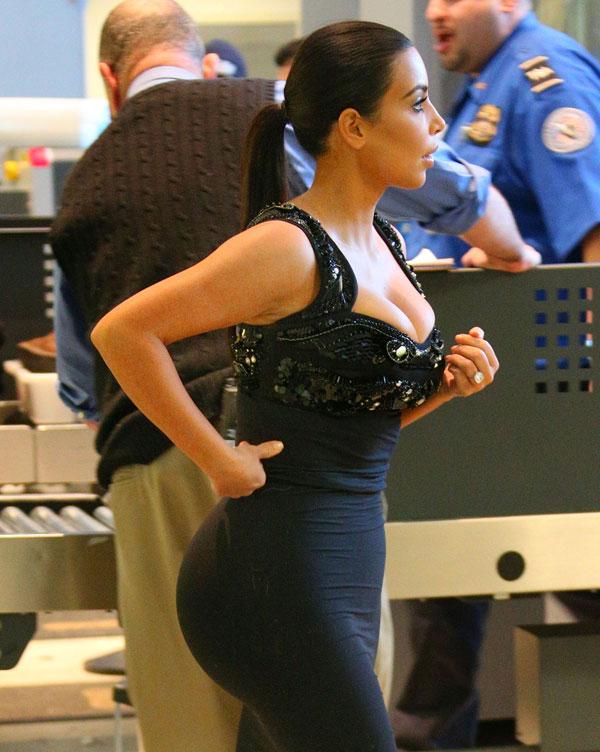 //kim kardashian airport cleavage​