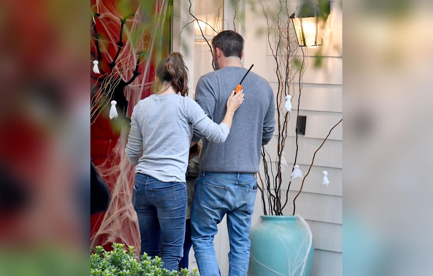 Ben Affleck At Jennifer Garner’s House After Drunken Night Out