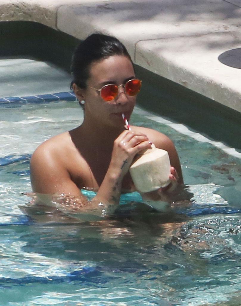 //demi lovato bikini naked weight loss break up