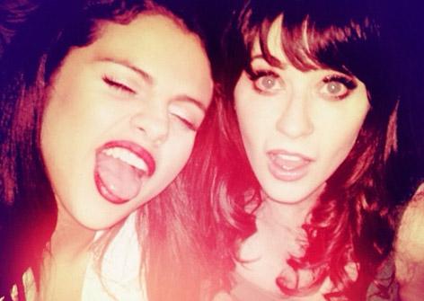 //selena gomez lets loose square