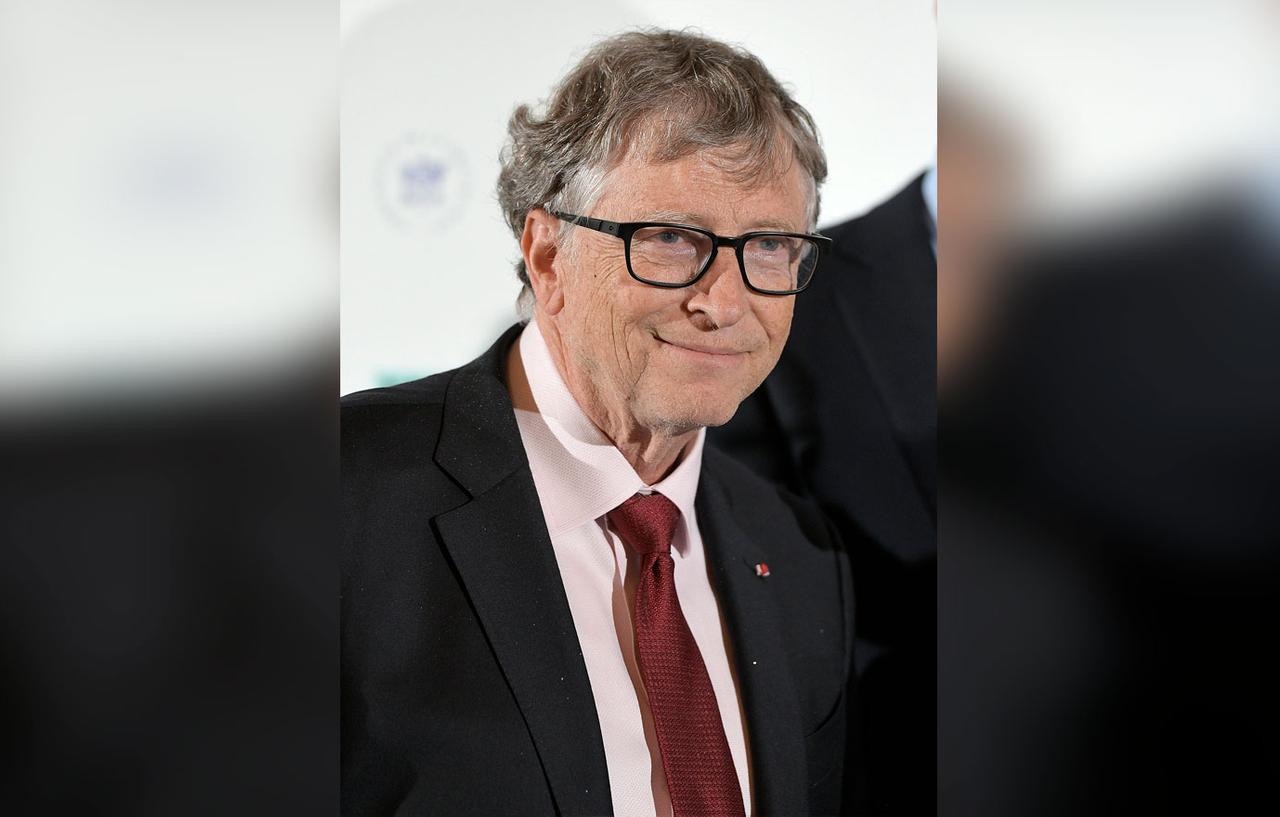 Bill Gates' 16-Year-Old Daughter Phoebe Hangs With Billionaire In New ...
