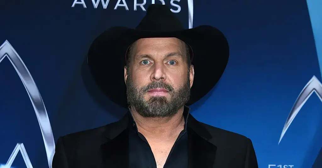  Garth Brooks Rape Case Twist: Country Singer Brazenly Submits Photo of Sex Attack Accuser — Despite Being Slammed For Revealed Her Name