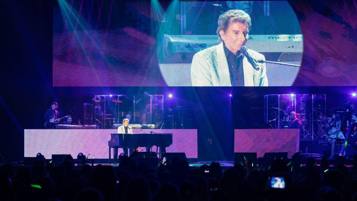 Photo of Barry Manilow