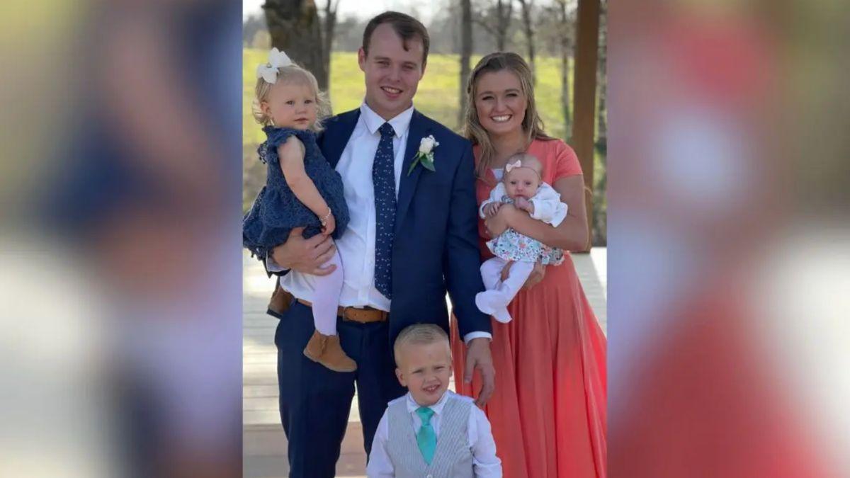 Photo of Joseph Duggar and family
