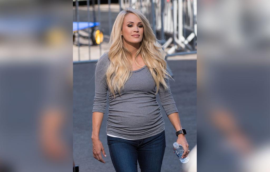 Pregnant Carrie Underwood Shows Off Baby Bump At ‘Jimmy Kimmel Live’