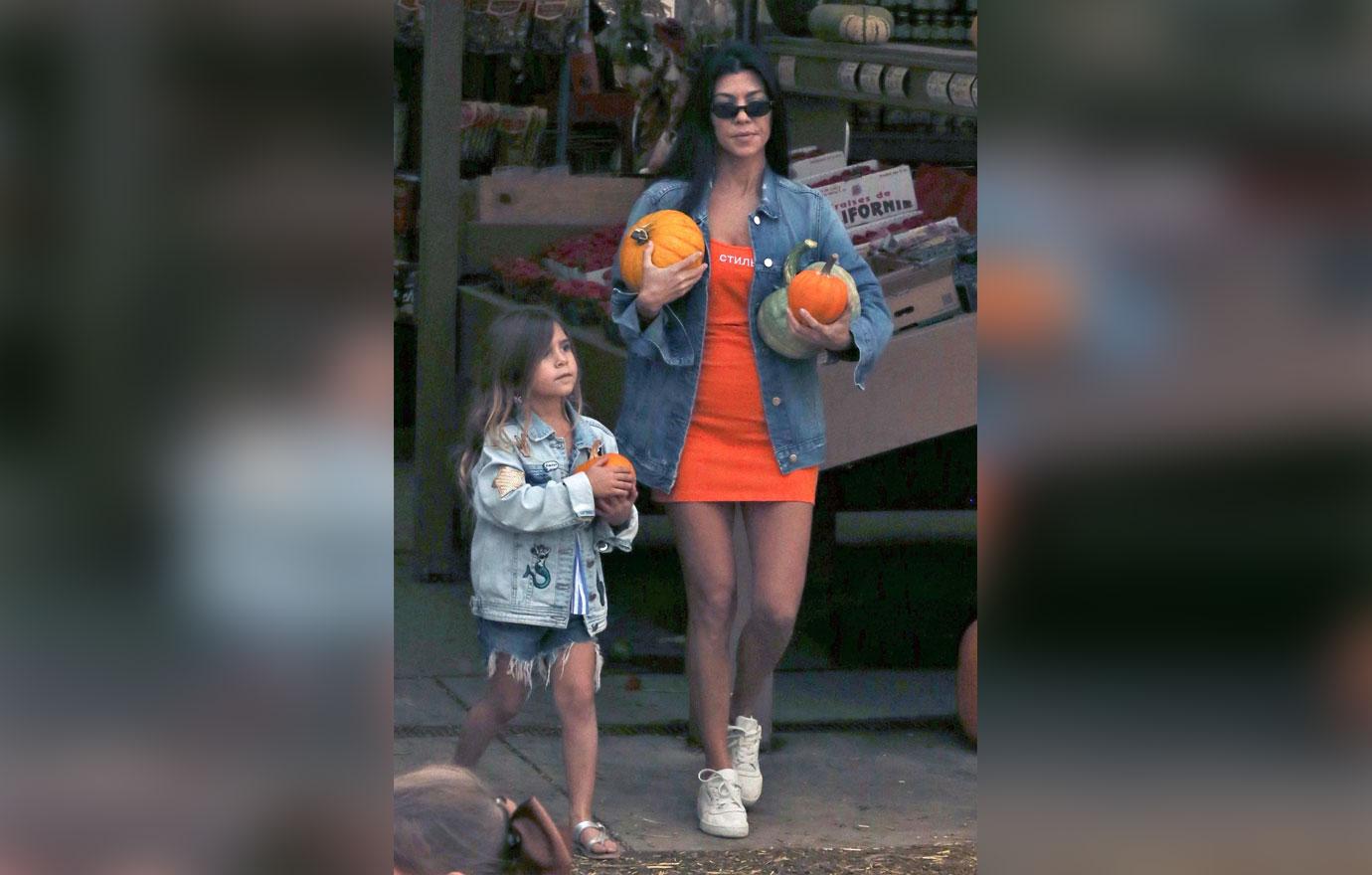 Kourtney-Kardashian-mini-dress-pumpkin-picking