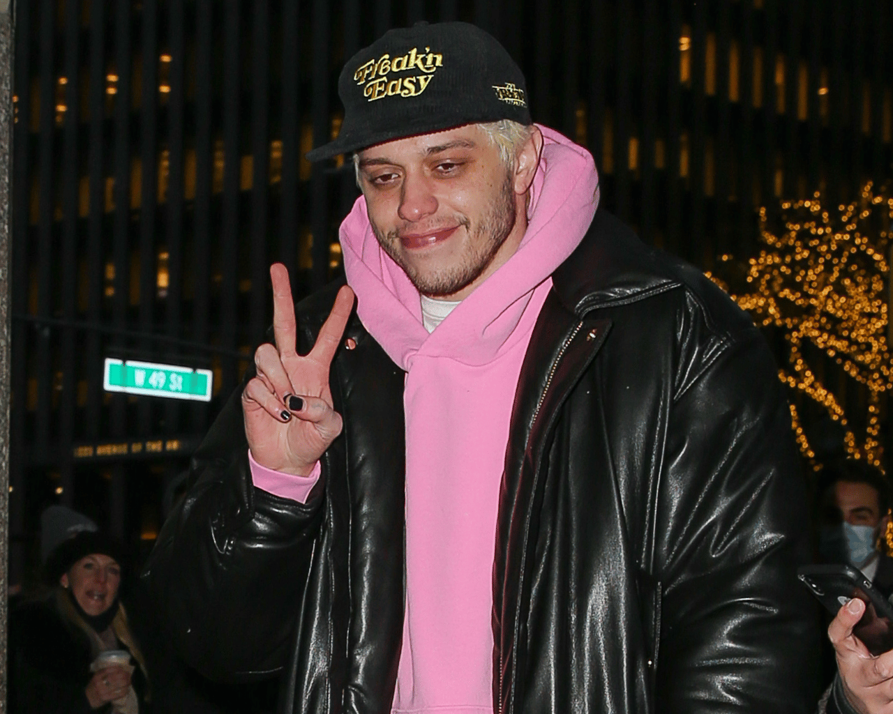no-more-emily-pete-davidson-on-date-night-with-new-costar