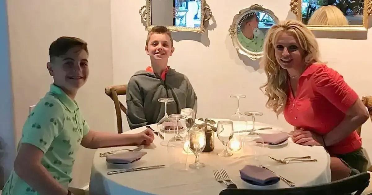 Photo of Britnery Spears, Sean and Jayden Federline