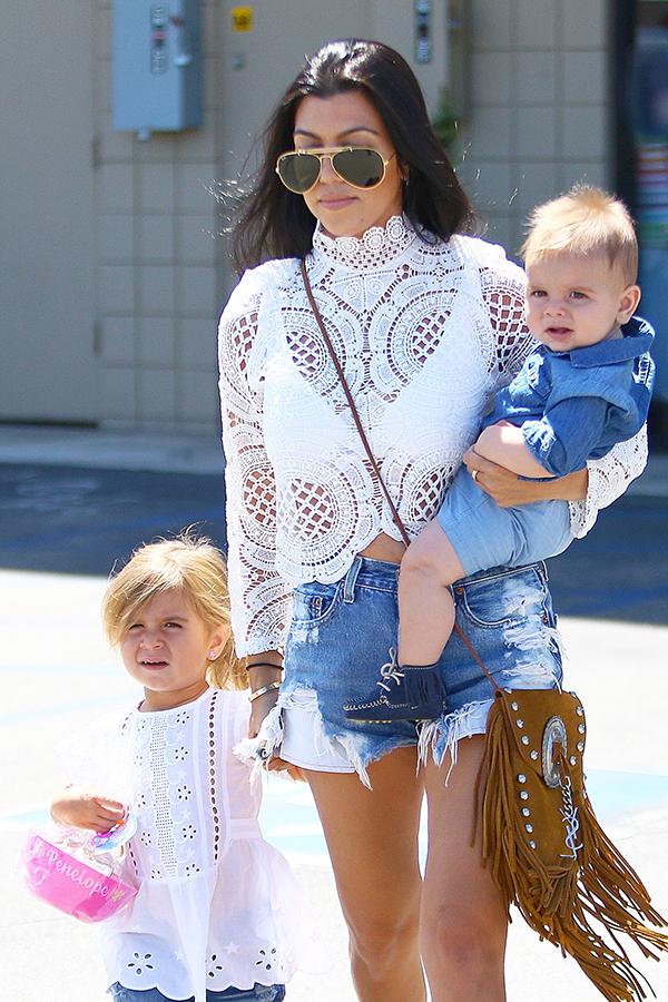 Kourtney Kardashian Scott Disick Overwhelmed Kids