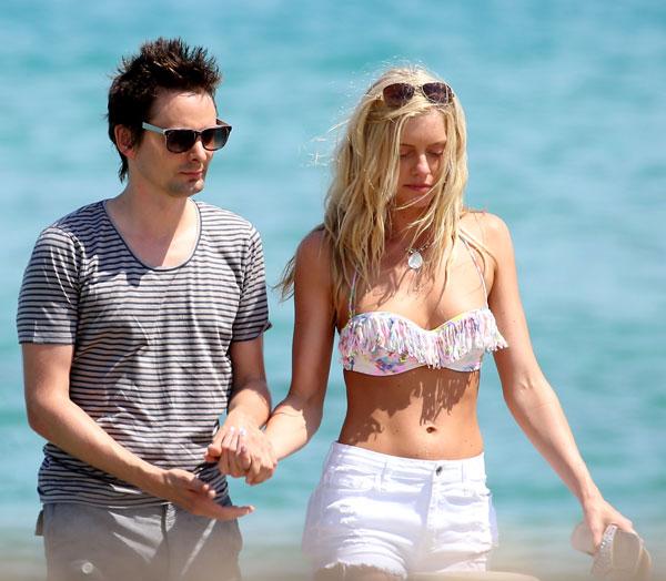 //matt bellamy hot make out pda with girlfriend st tropez