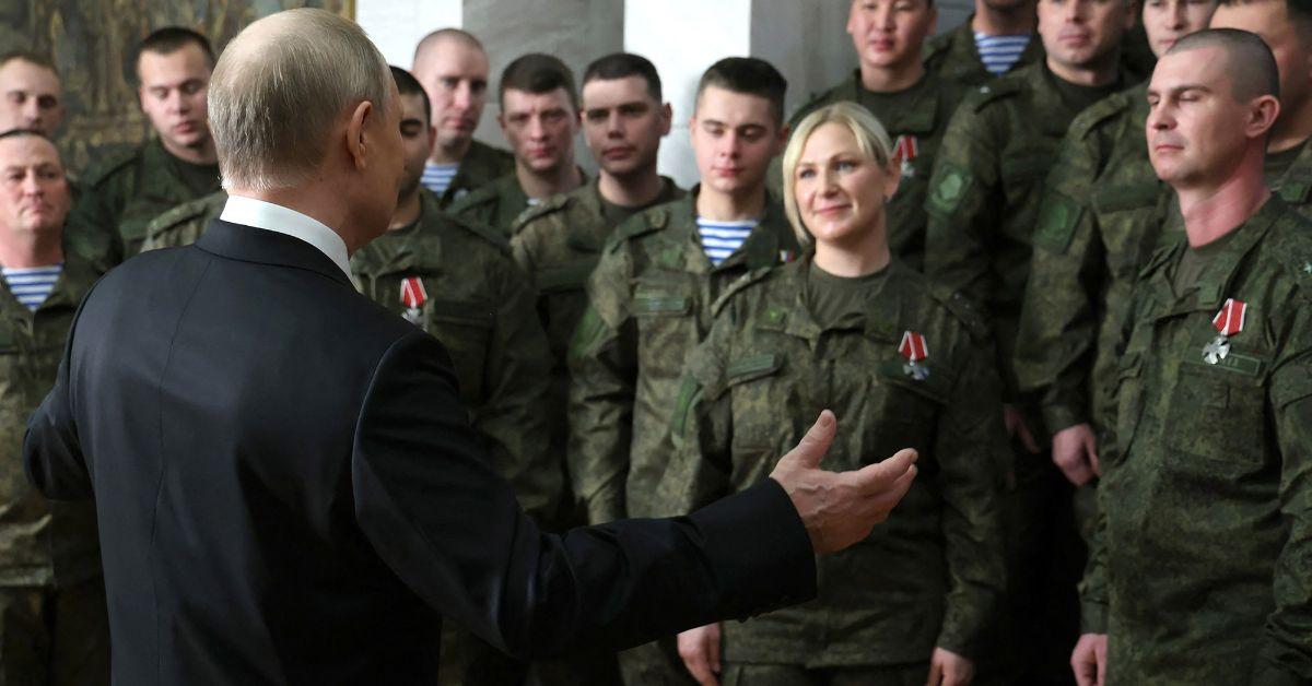 Putin Promises Russia Soldiers $600 Per Kilometer Taken From Ukraine