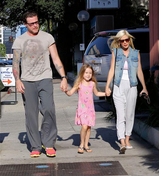 Dean McDermott Tori Spelling Stella Thai Massage