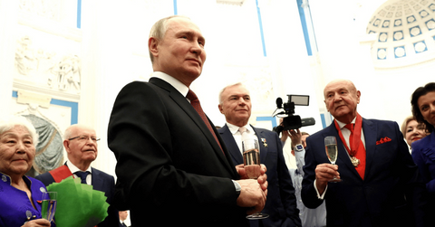 putin invites hamas and iran to moscow