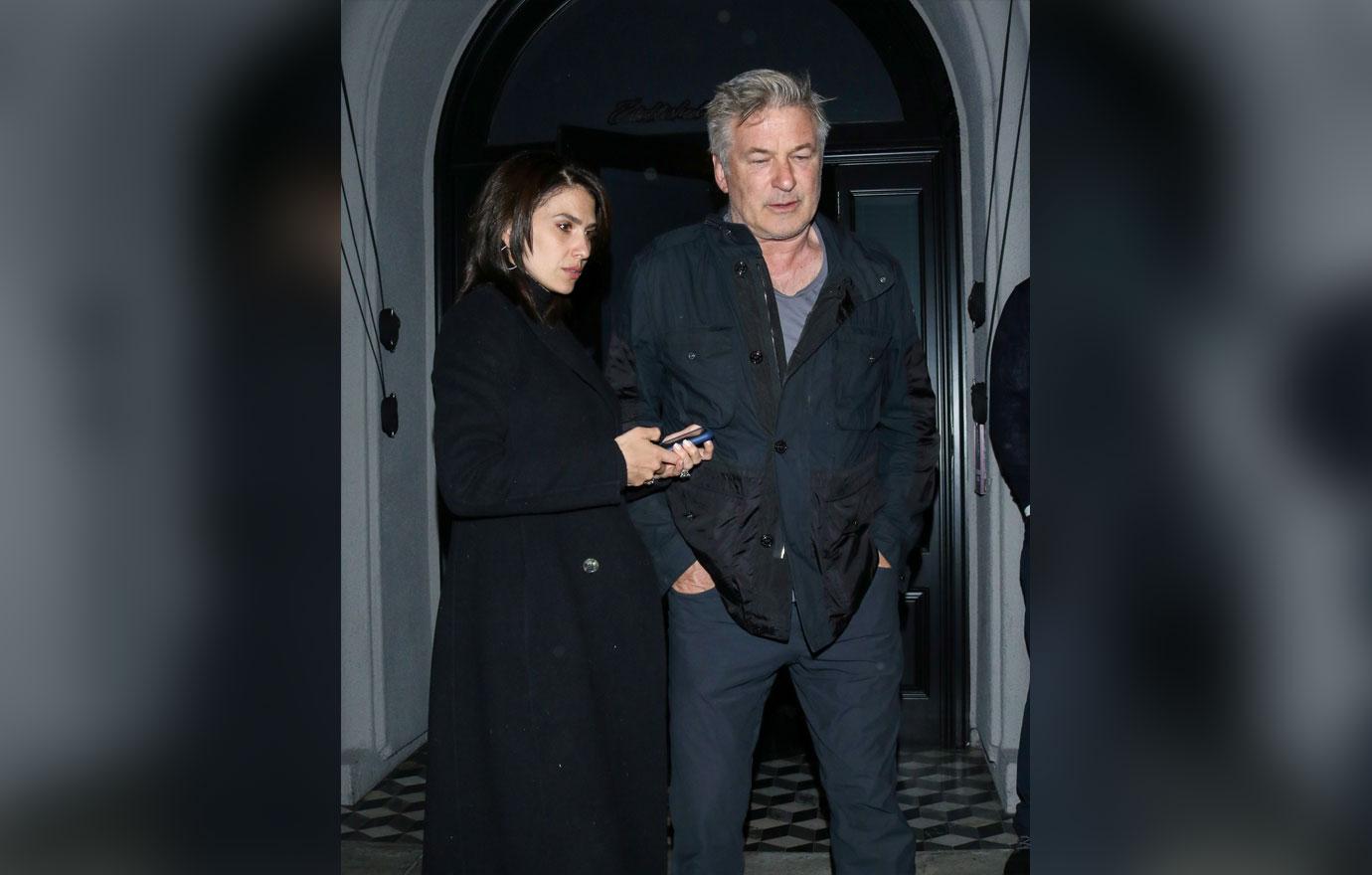 alec baldwin wife fleeing town kids hours after actor accidentally shot crew member death