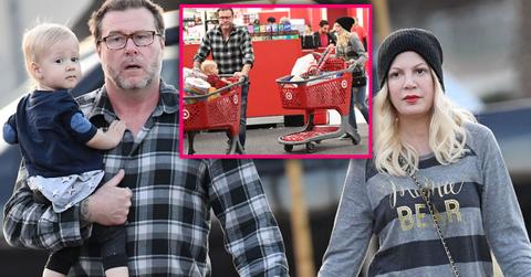 //tori spelling and dean mcdermott hold hands while christmas shopping pp