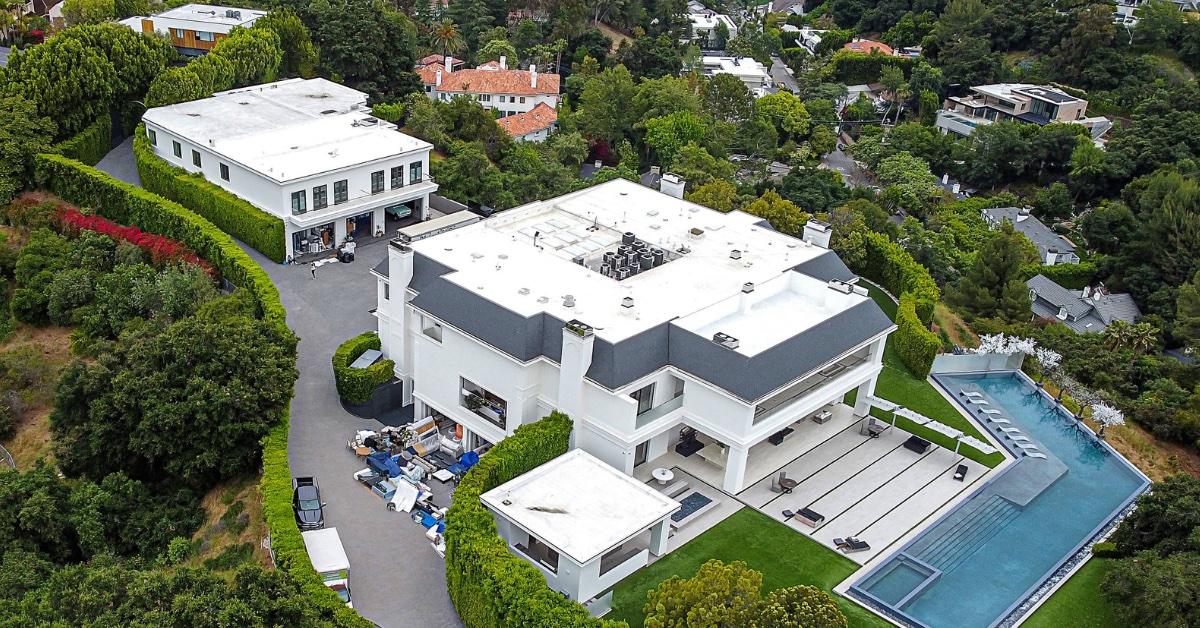 signs jennifer lopez ben affleck will sell  million marital mansion