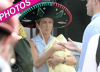 //jennifer aniston wee