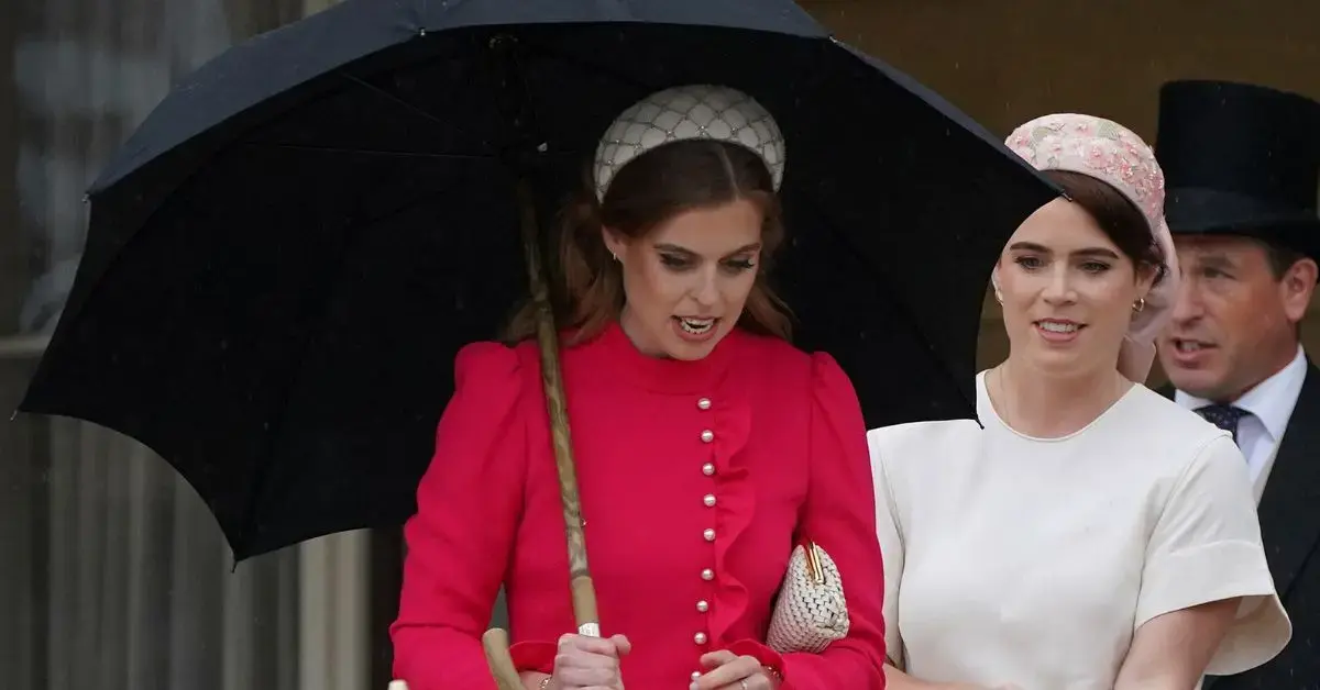 Photo of Princess Beatrice and Princess Eugenie