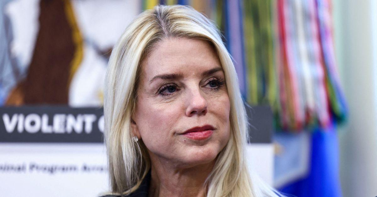 Photo of Pam Bondi