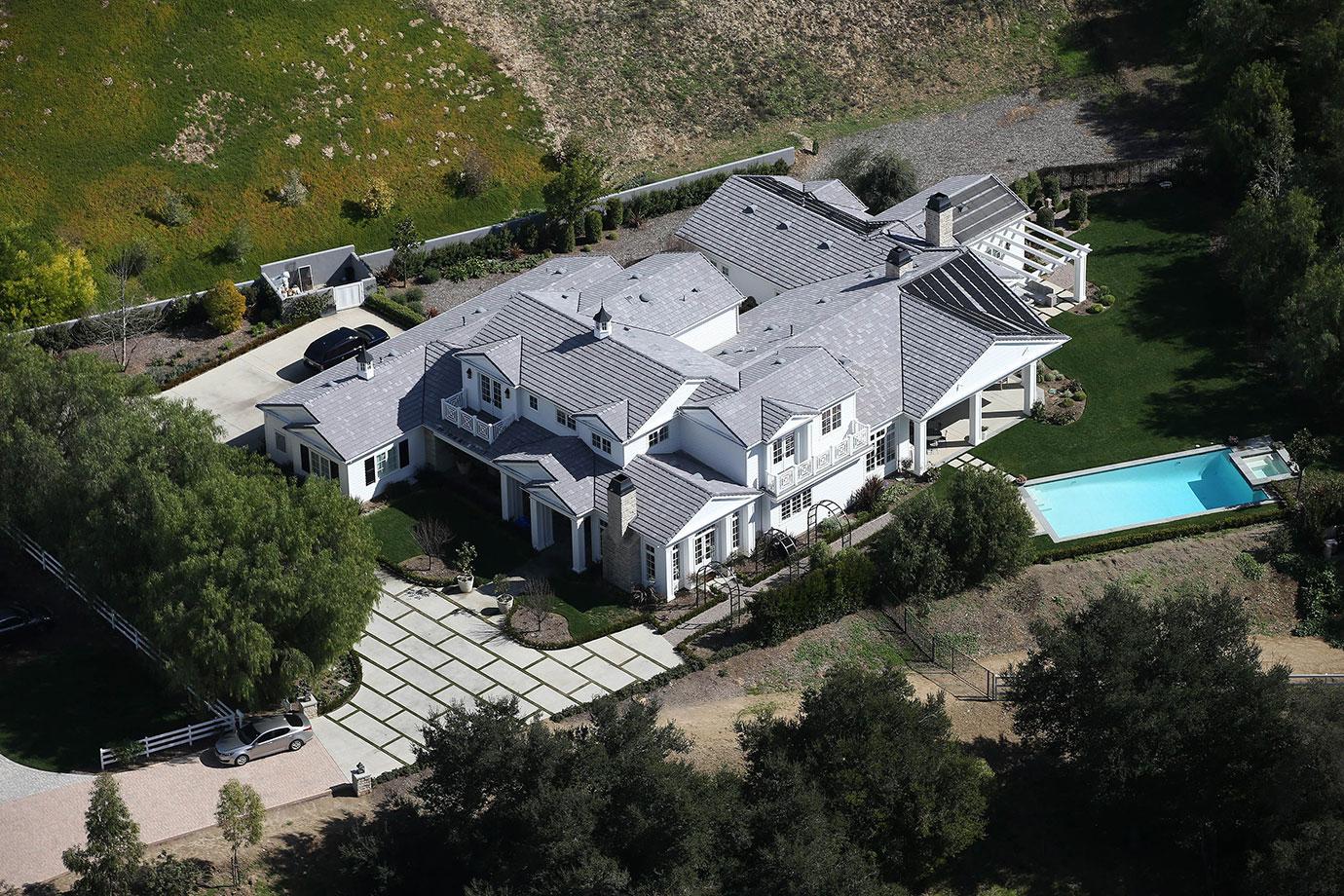 //kendall jenner kylie jenner new homes feud