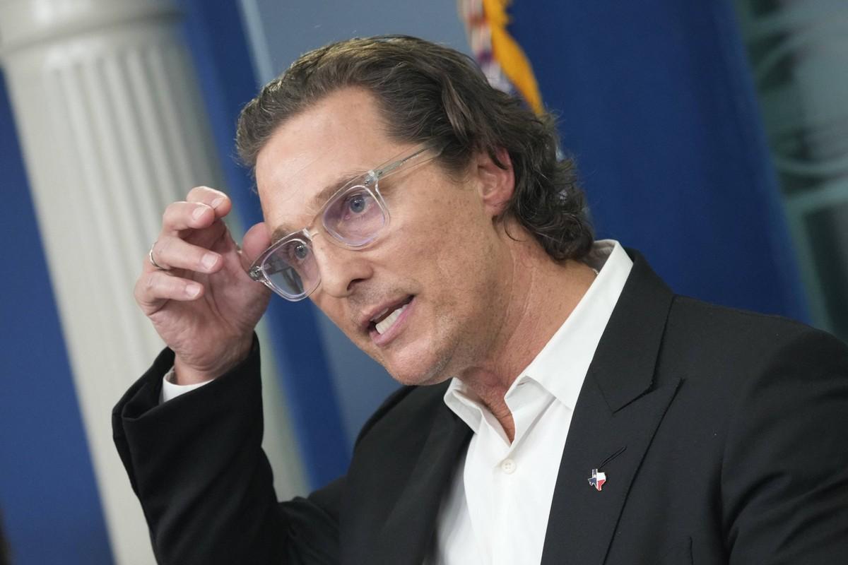 McConaughey recalled being busted for possession in 1999 at his Austin, Texas, home.