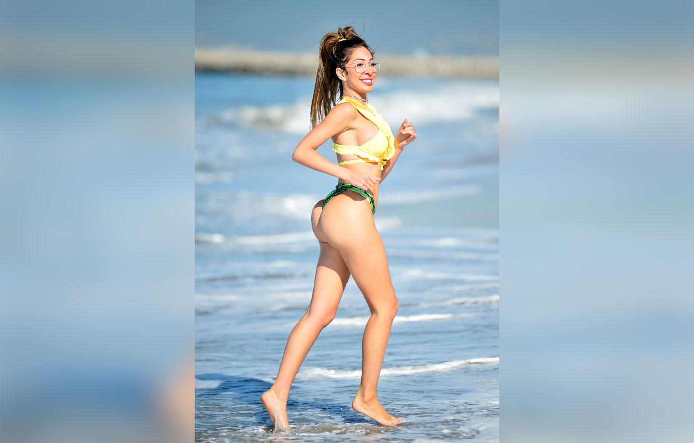 Farrah Abraham Wears Glasses, Yellow & Green Bikini At Beach