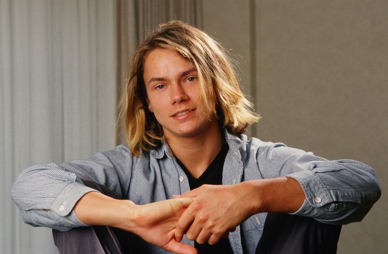 One of the sadder dead celebrities’ stories is the one of actor River Phoenix.